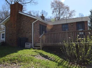 2110 Lakeview Dr, Brooklyn, MI 49230