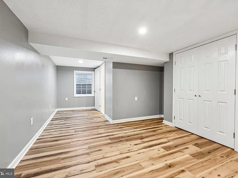 7200 Vellex Ln — Photo 33