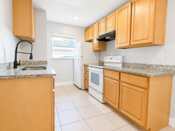 1572 Cypress Dr, Fort Myers, FL 33907