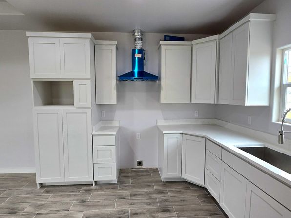 laredo-texas-447524060 picture