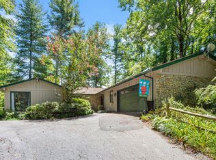 319 Mockingbird Dr, Hendersonville, NC 28792