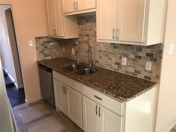 5th image of 3634 High Vista Dr