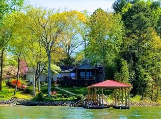 9582 Riviera Dr, Sherrills Ford, NC 28673