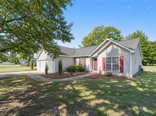 6121 Hickory Creek Rd, Winston Salem, NC 27107