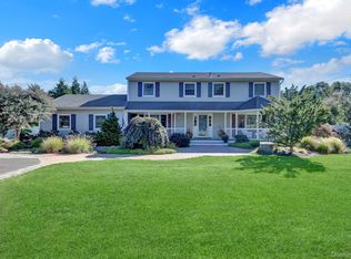 15 Wiigs Rd, Nesconset, NY 11767