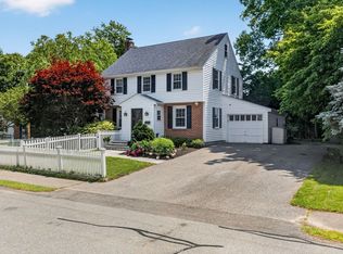 35 Cleveland Rd, Wellesley, MA 02481