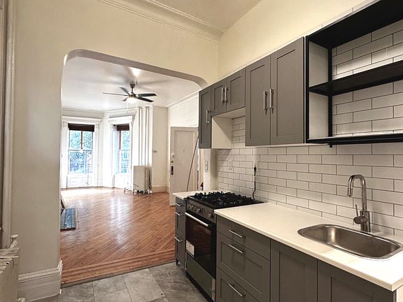 3rd image of 471 51st St #2