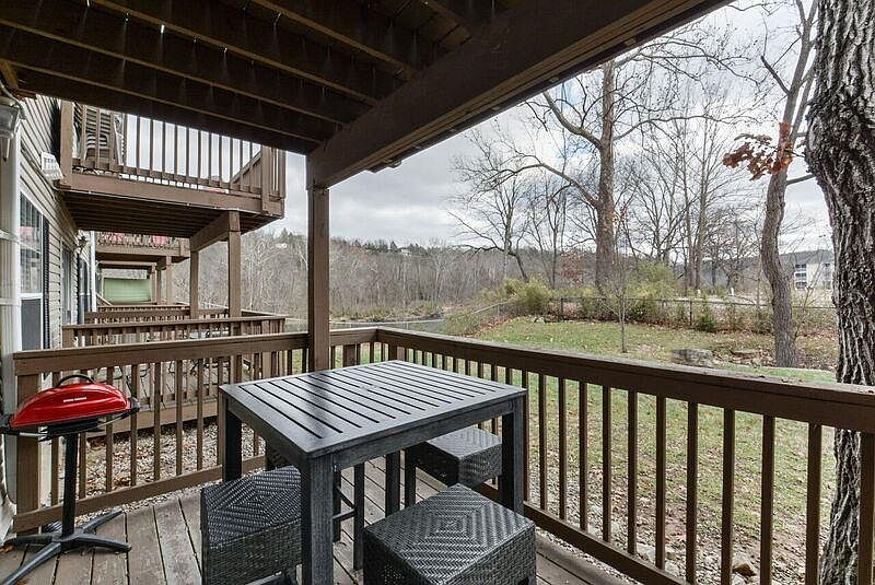 1st image of 420 Fall Creek Dr APT 4