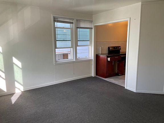4th image of 370 23rd Ave APT 4