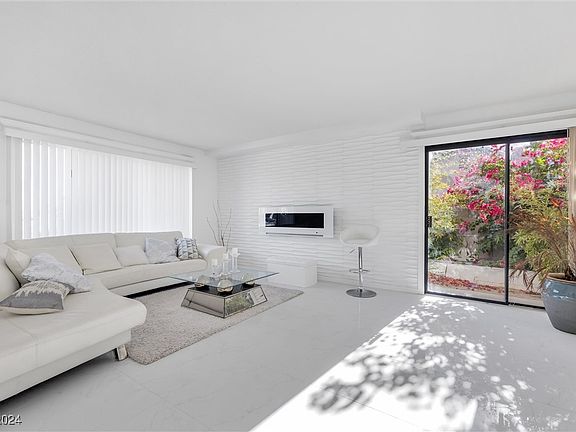 5th image of 4081 Autumn St