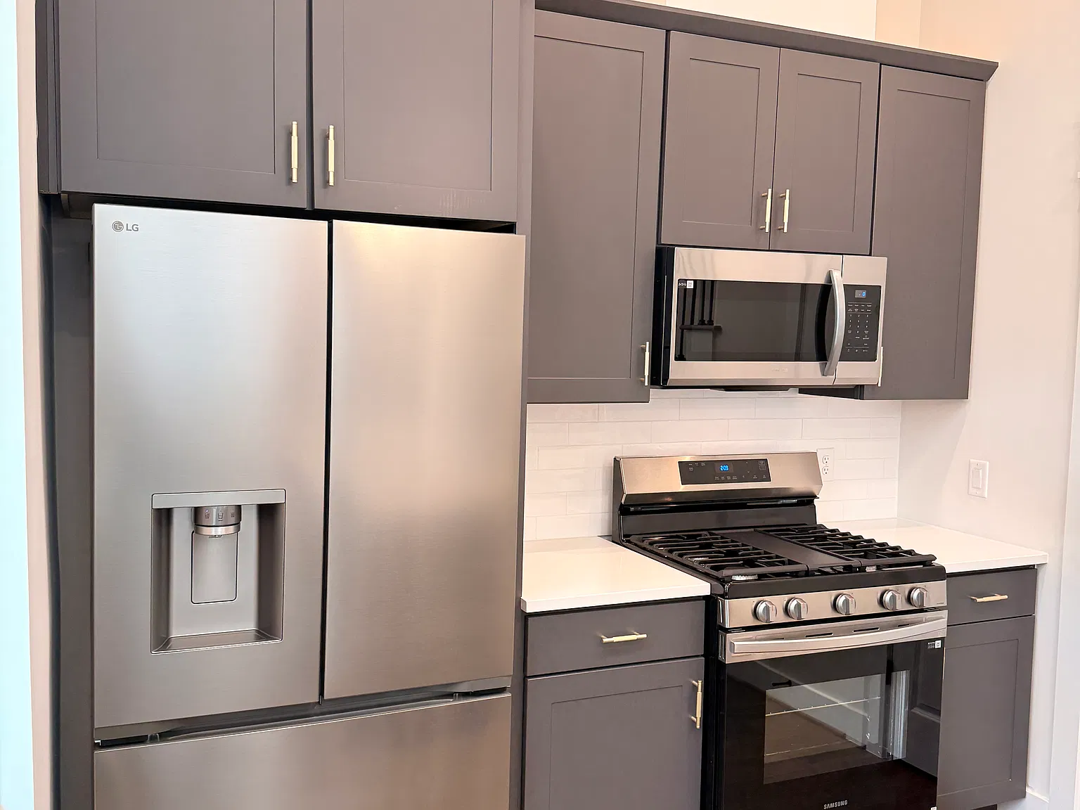 3 bed, 2.5 bath, 2040 sqft, $2,750 — Photo 3