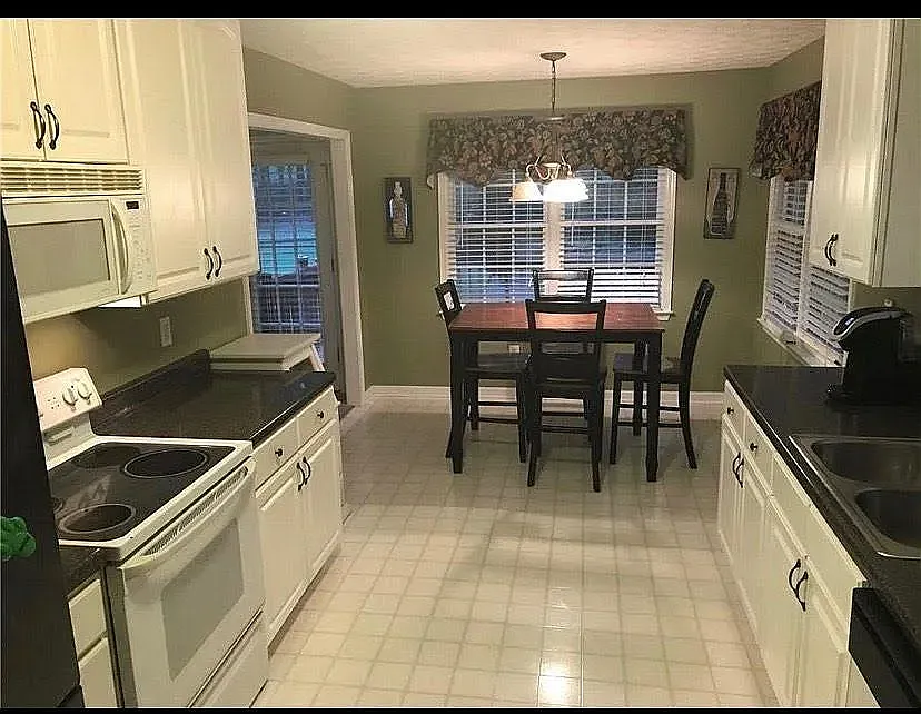 Building Photo - 90 Valor Ridge Dr