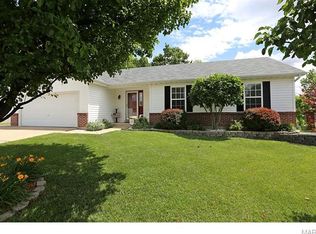 37 Bay Hill Dr, O'Fallon, MO 63366