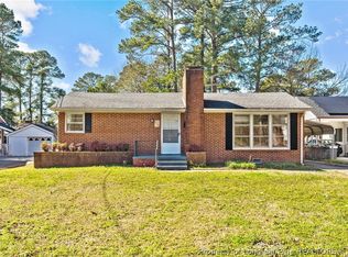 215 Stewart Ave, Clinton, NC 28328