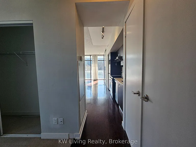 33 Charles St E #1305 — Photo 13