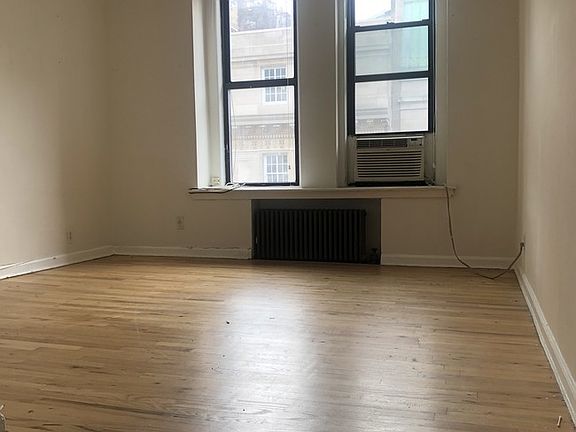 5th image of 15 E 71st St APT 5A