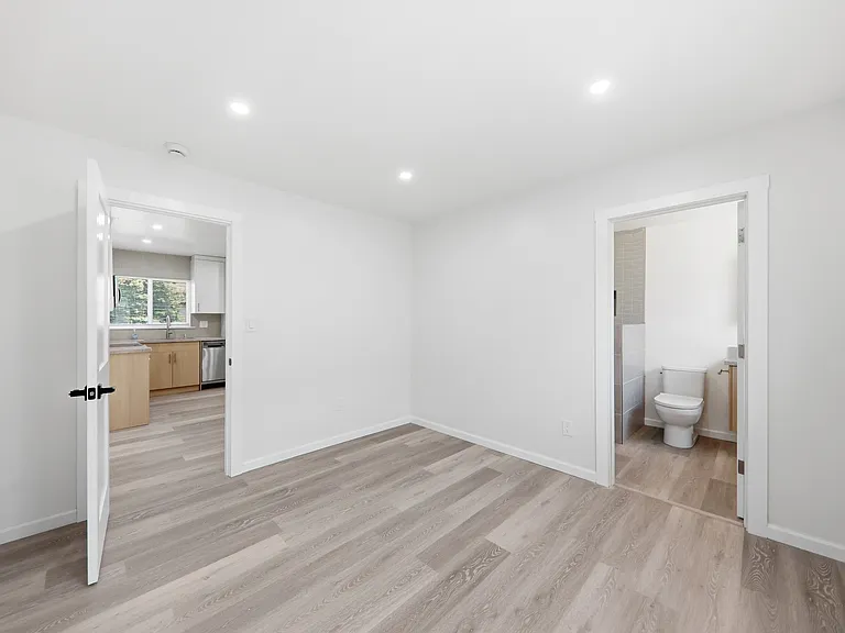 15548 Usher St #1 — Photo 14