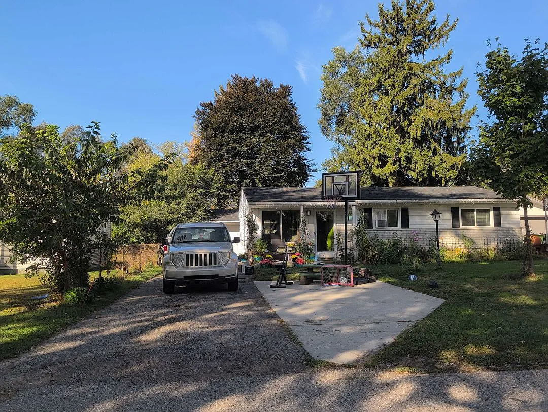 47791 Frederick Rd photo 1