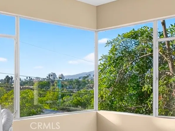1442 Verd Oaks Dr #A, Glendale, CA 91205