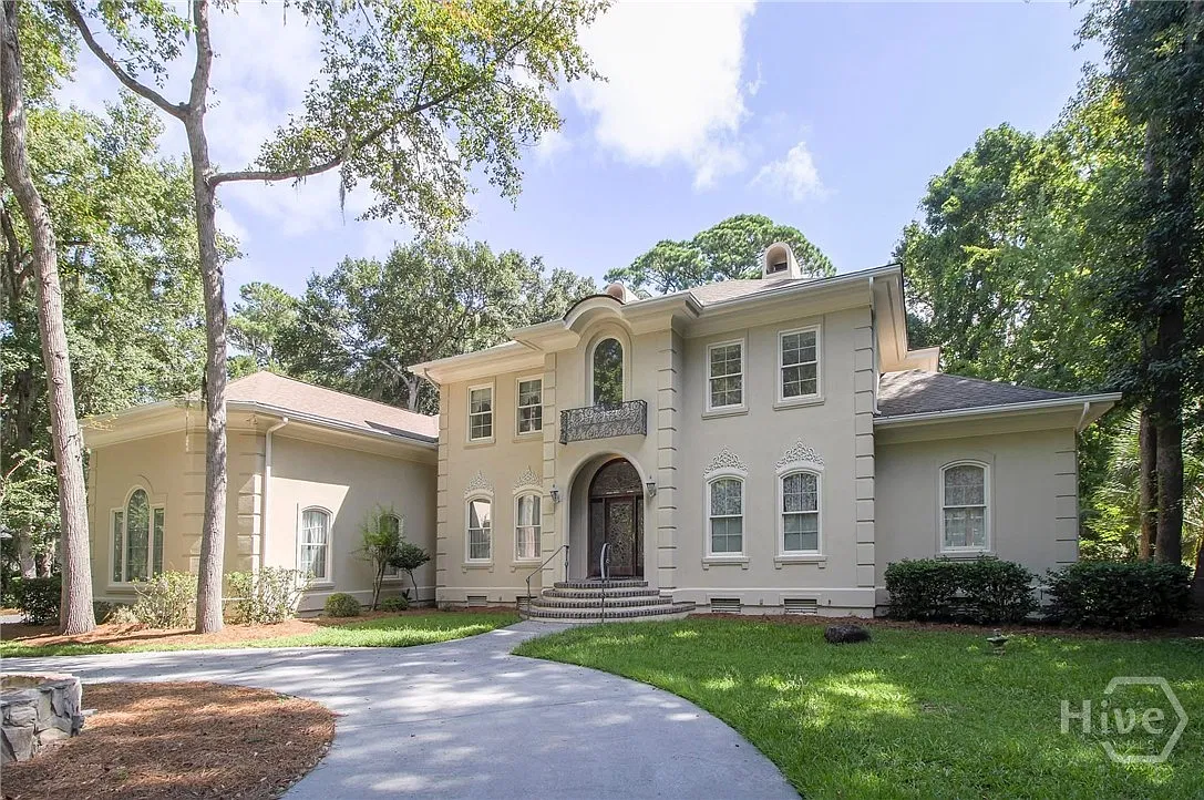 3 bed, 3.5 bath, 4465 sqft, $8,500 — Photo 1