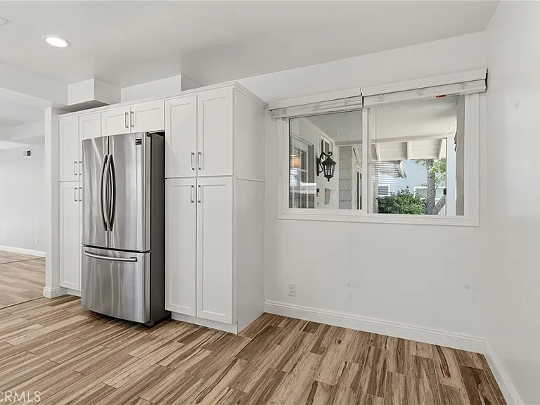 9754 Yolanda Ave — Photo 11