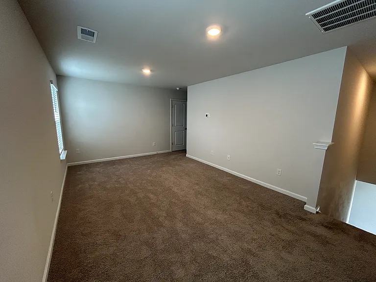 324 Vaccaro Dr — Photo 14