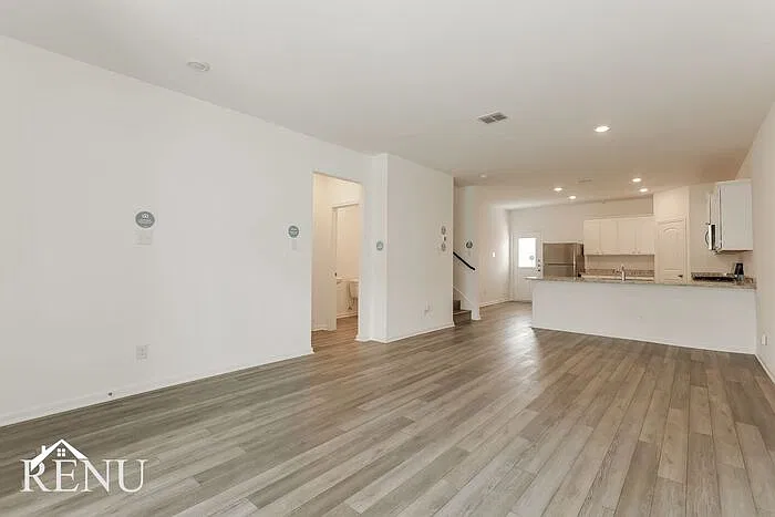 2935 Jackson Smt — Photo 6