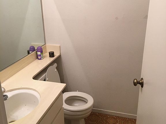 3rd image of 1351 Royal Way APT 35