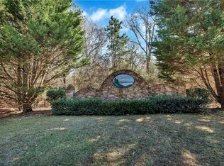 1106 Bay Dr, Fair Play, SC 29643