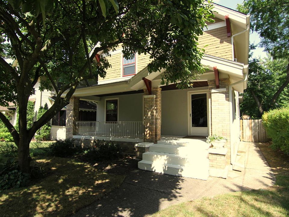 1st image of 108 Auburn Ave SE