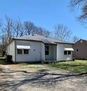 815 S Hickory St, Nowata, OK, 74048