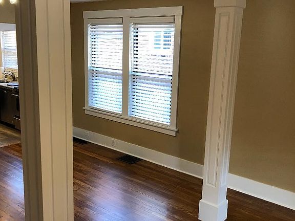 Living room 4