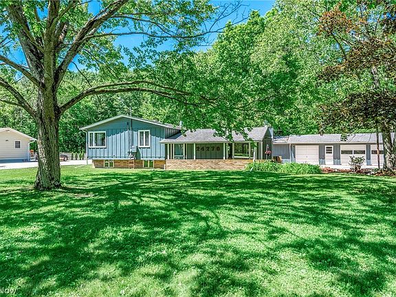 3rd image of 24270 Forestview Dr