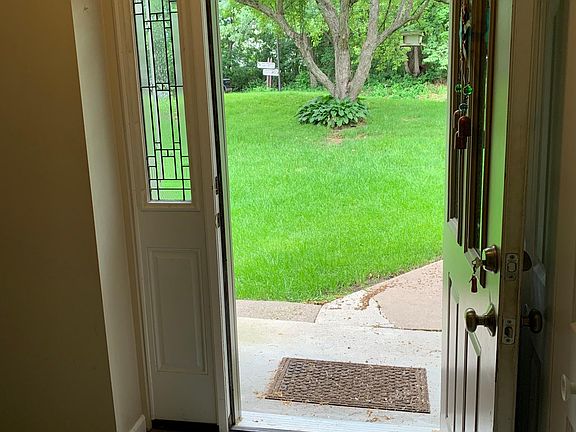 2nd image of 1810 Zanzibar Ln N