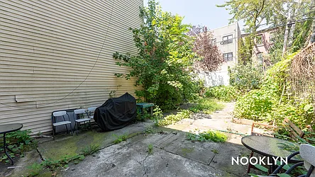 293 Pulaski Street, #1