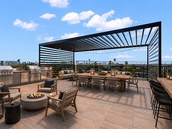 3rd image of 1808 Lincoln Blvd #405