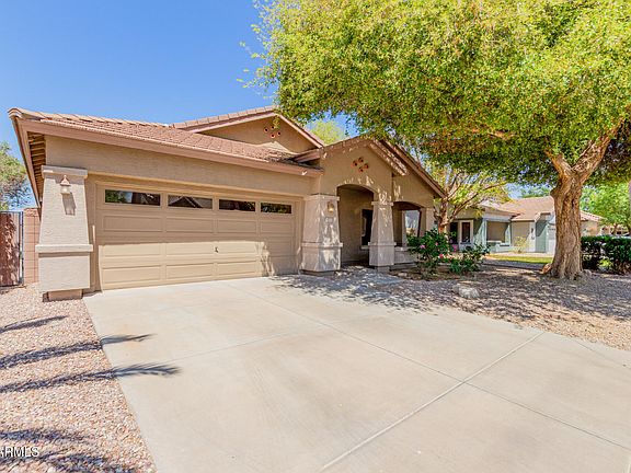 3rd image of 1072 E JADE Drive