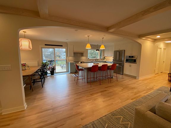4th image of 16608 Meadowbrook Ln