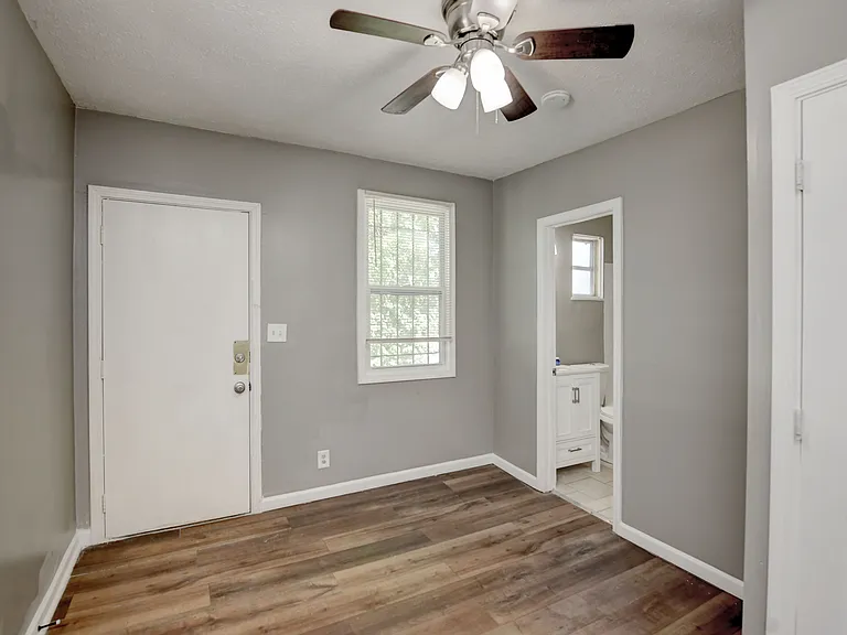 366 Wrexham Ave #366-1-2 — Photo 9