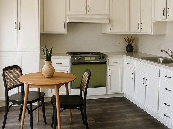 724 E Hardy St APT 19