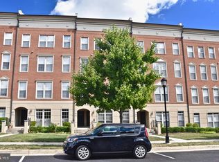 7913 Crescent Park Dr #136, Gainesville, VA 20155