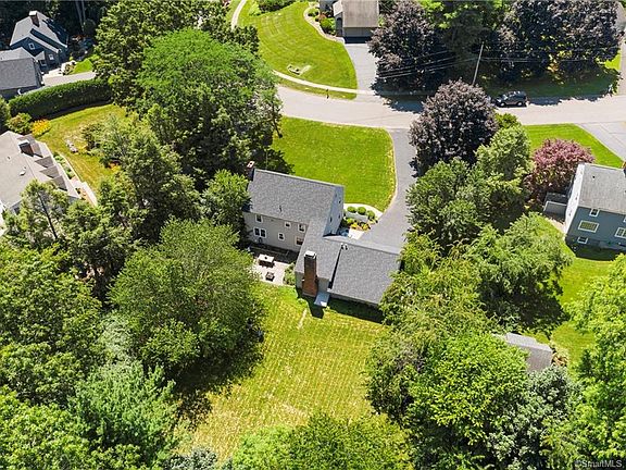 2nd image of 154 Farmcliff Dr