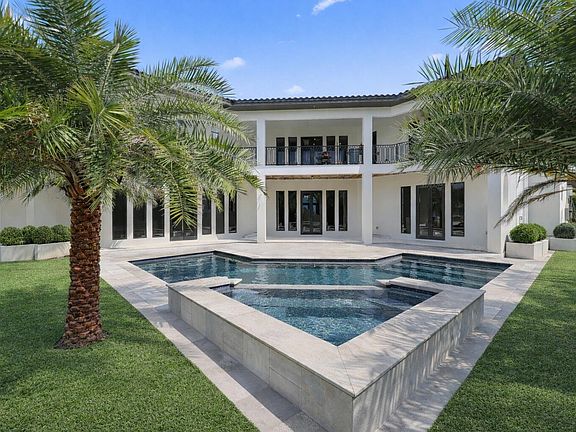 2nd image of 298 NE 8th Street