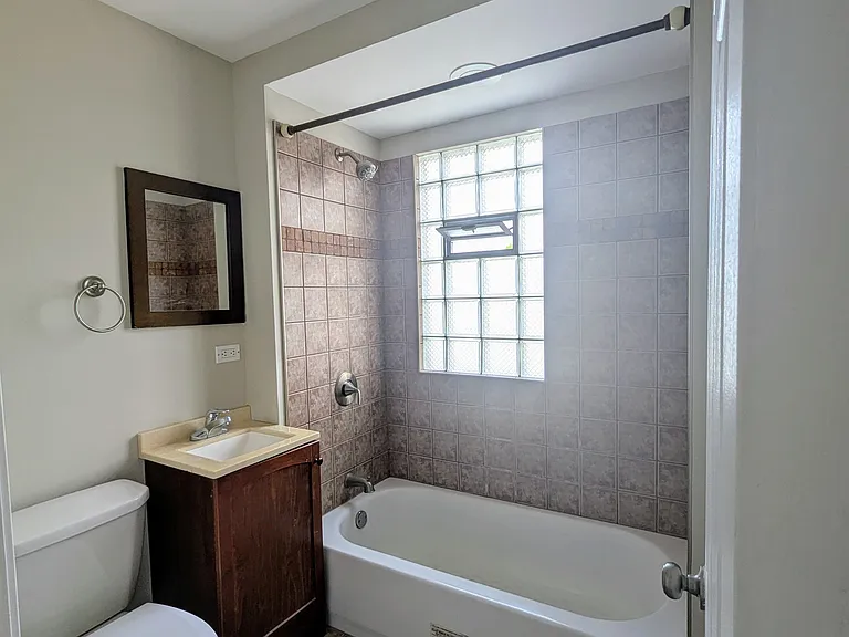 6606 W George St #2 — Photo 3