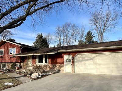 3002 Wildwood COURT, Manitowoc, WI, 54220