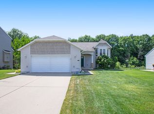 5303 Quest Dr SW, Wyoming, MI 49418