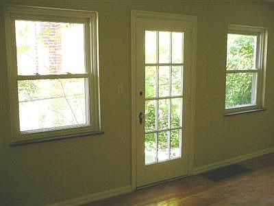 4th image of 2856 Robert Ave