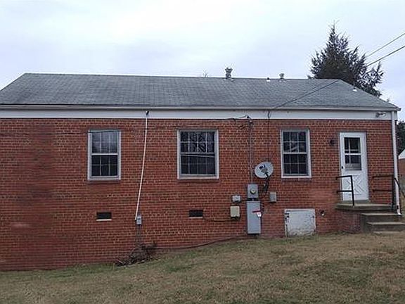 2nd image of 1701 Parlow Dr