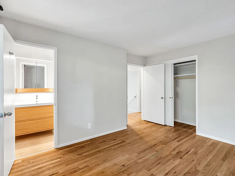 9140 NE 21st Pl — Photo 17