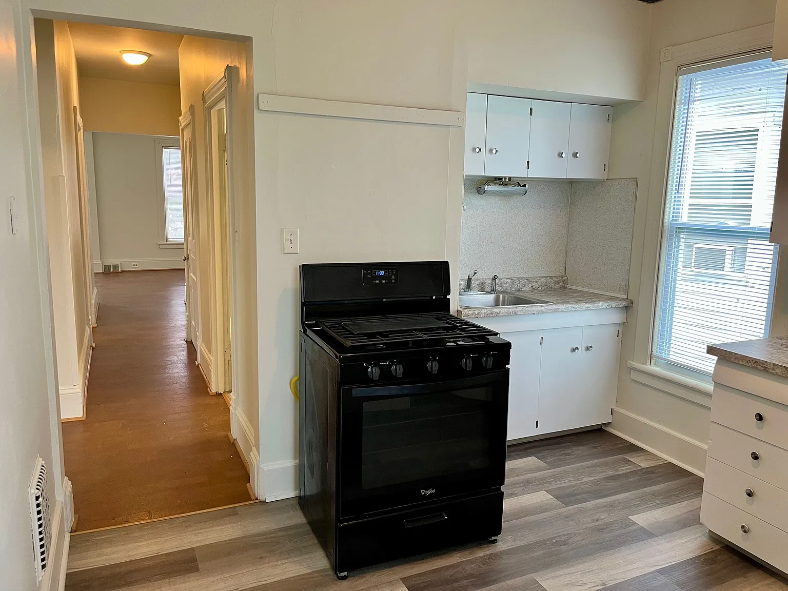 2 bed, $1,000 — Photo 3